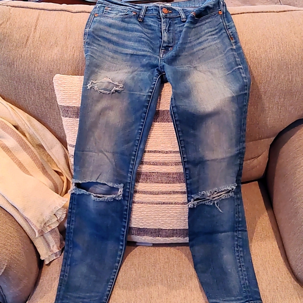 ADORABLE MADE WELL HIGH RISE DISTRESSED SKINNY JEANS